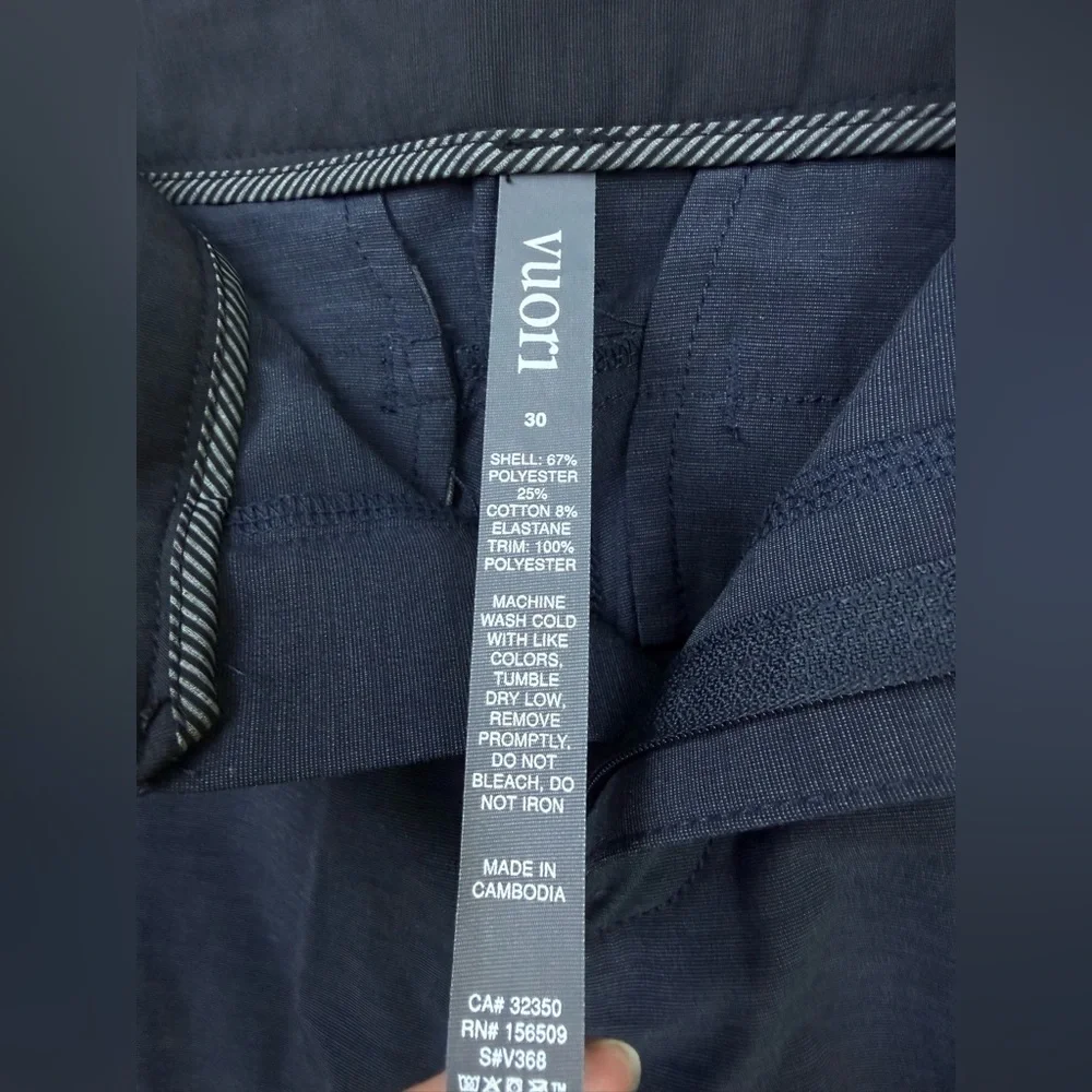 Vuori V368 Men's  Performance Shorts size 30 8”Inseam